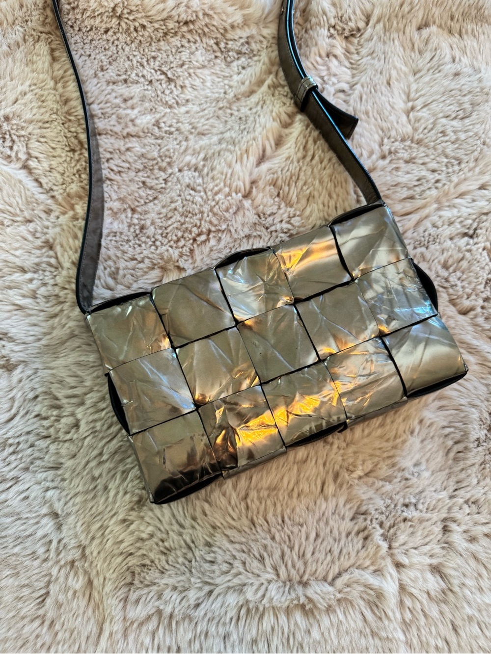 Bottega Veneta Metallic Silver Woven Intrecciato Cassette Crossbody - Picture 3 of 13